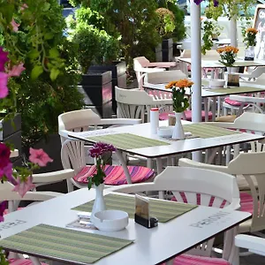 Hotel Les Jardins Carol, Bukurešť