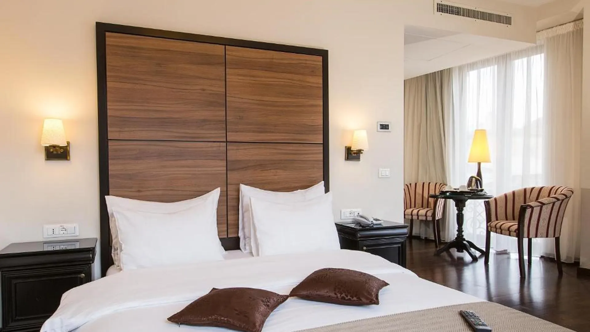 Europa Royale Bucharest Otel Romanya